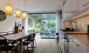 Bright and Elegant 2 Bedroom Flat, near Notting Hill